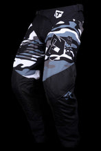 Load image into Gallery viewer, MABI CAMO - YOUTH CORE PANT 3.0
